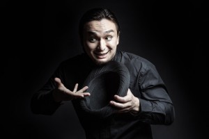 意表をつく