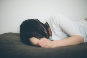 つかれる